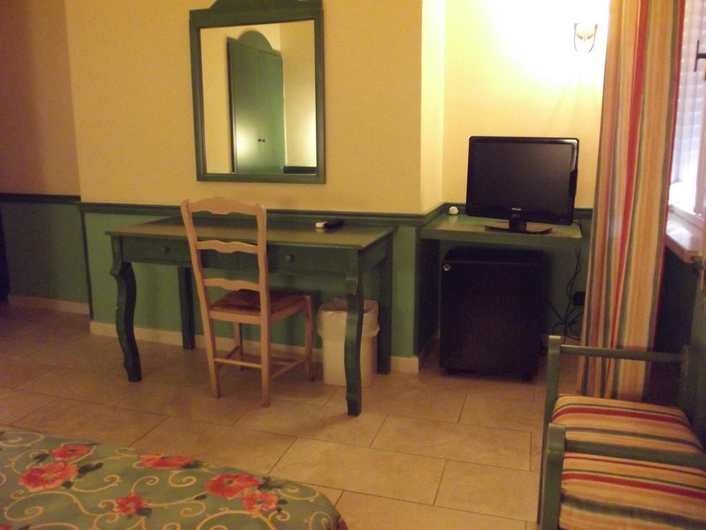 Acos Marsala City Hotel Ruang foto