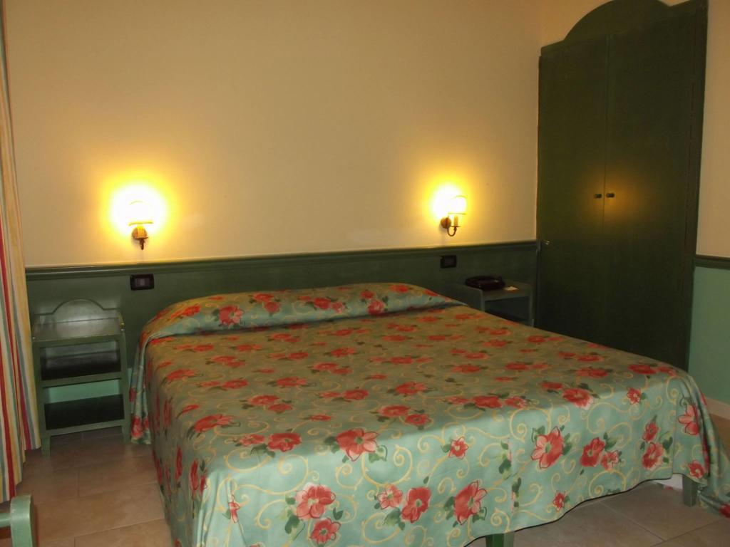 Acos Marsala City Hotel Ruang foto