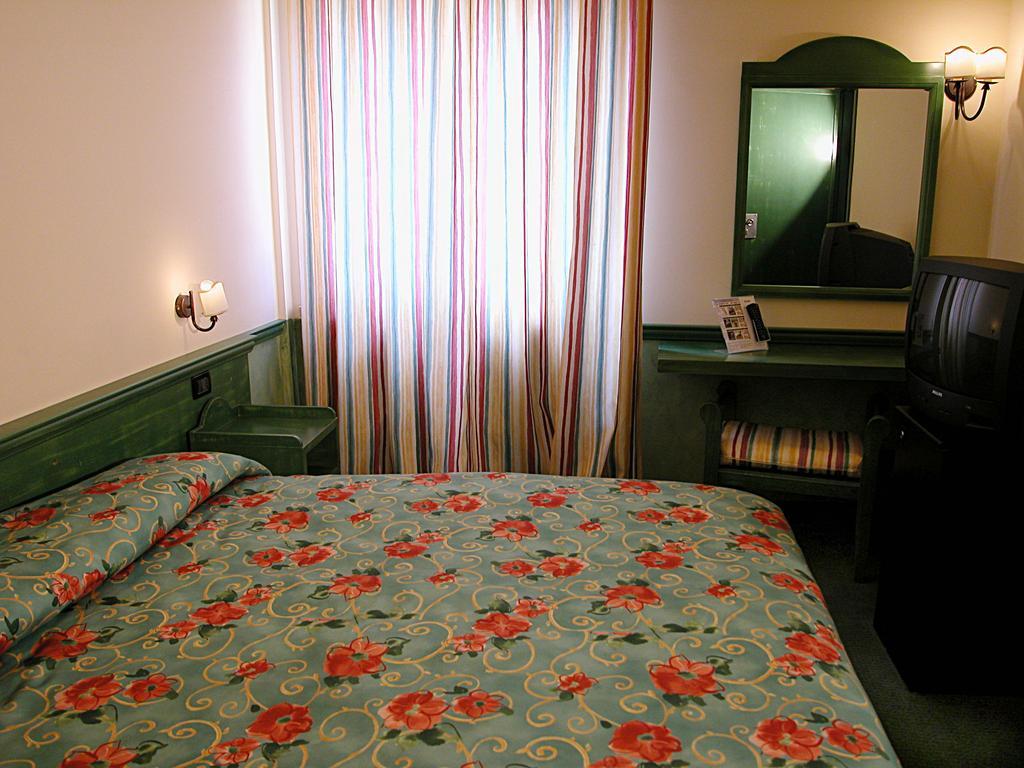 Acos Marsala City Hotel Ruang foto